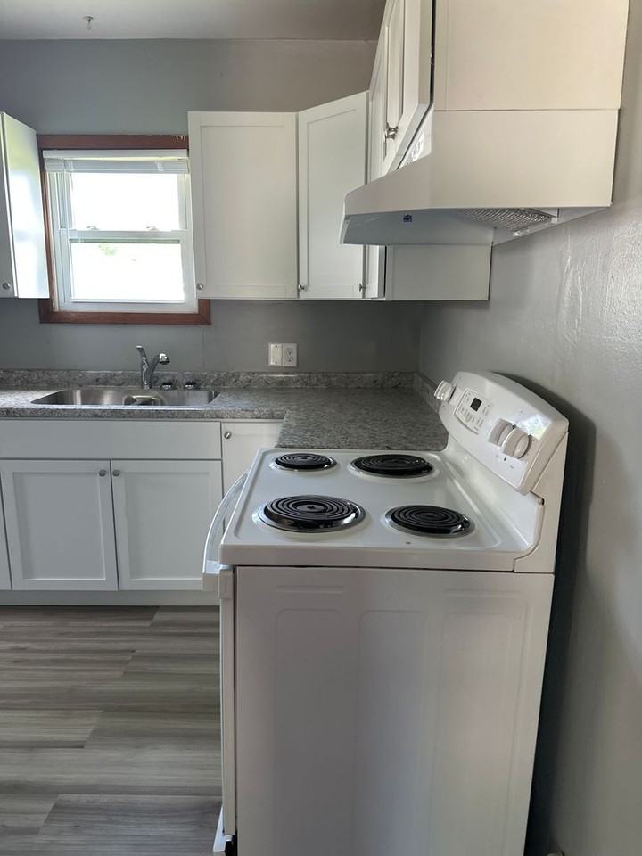 243 Polk St - Photo 5 of 10