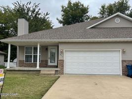 featured image of 915 Briarview