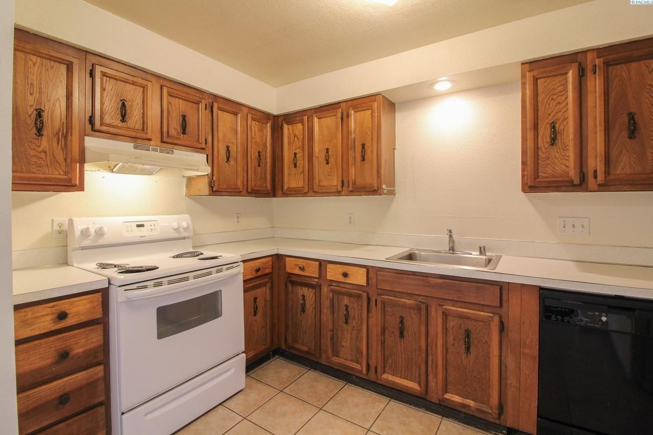 3510 W 10th Ave - Photo 2 of 9