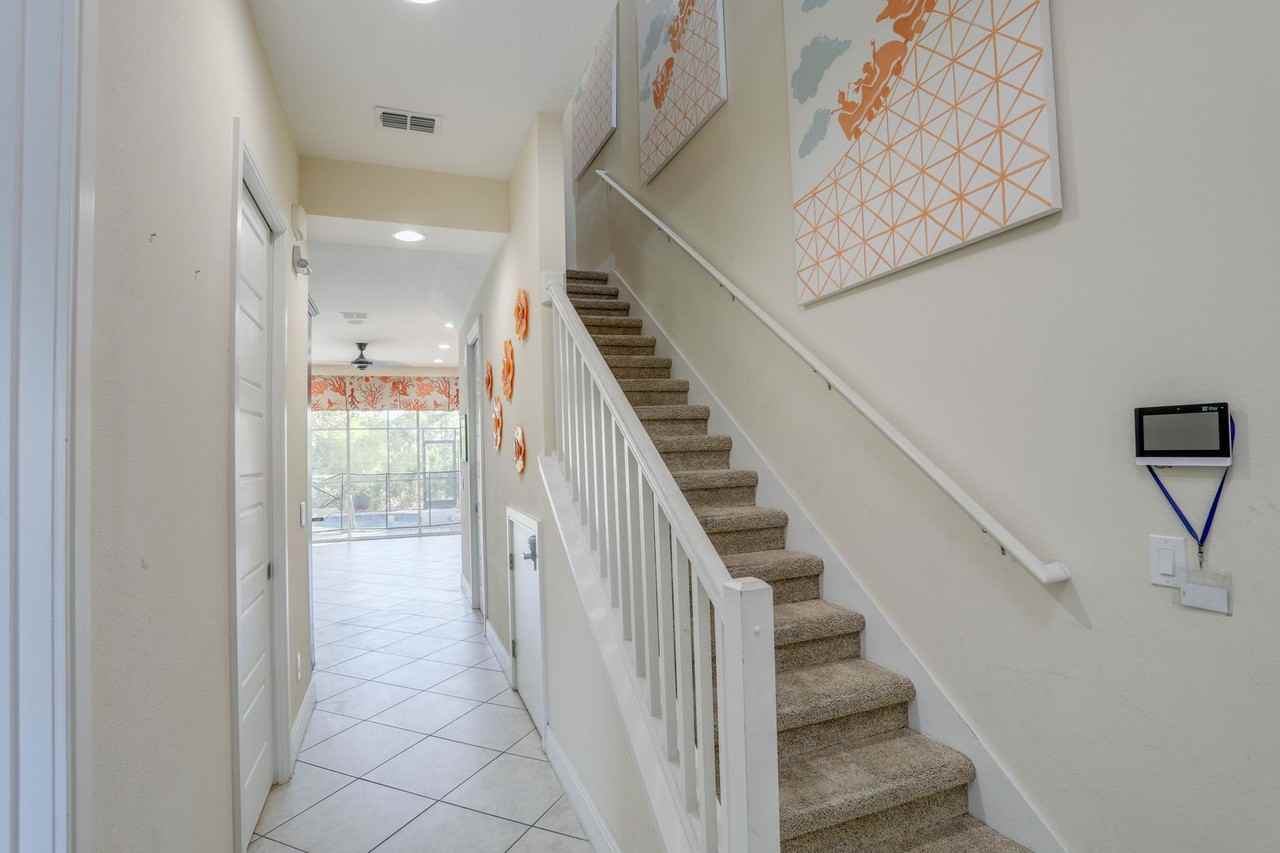 510 Captiva Dr - Photo 4 of 47