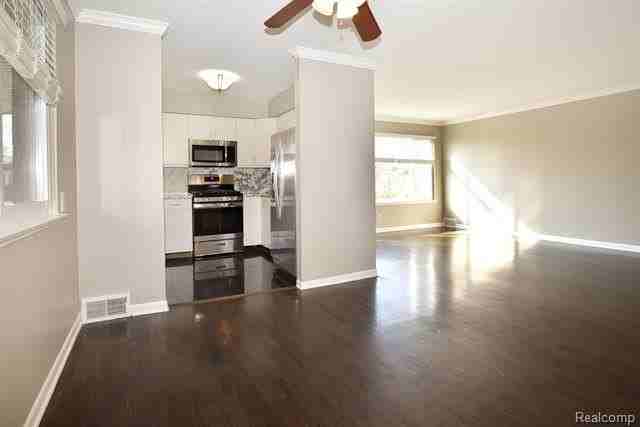 3516 Greenway Ave - Photo 7 of 38