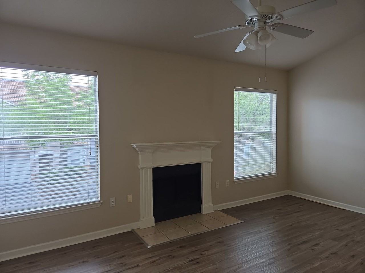 10526 Villa Creek Dr - Photo 2 of 10