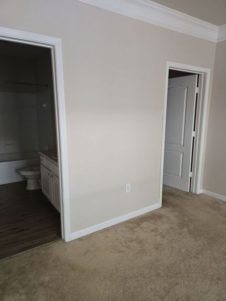 10526 Villa Creek Dr - Photo 7 of 10