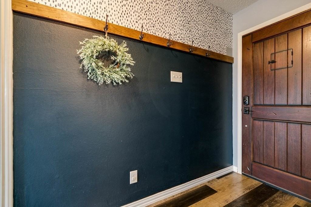 1221 Elmo Lane - Photo 3 of 39