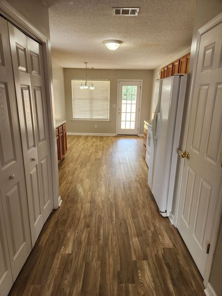 306 Haverhill Cir - Photo 5 of 15