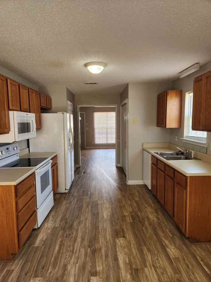 306 Haverhill Cir - Photo 6 of 15