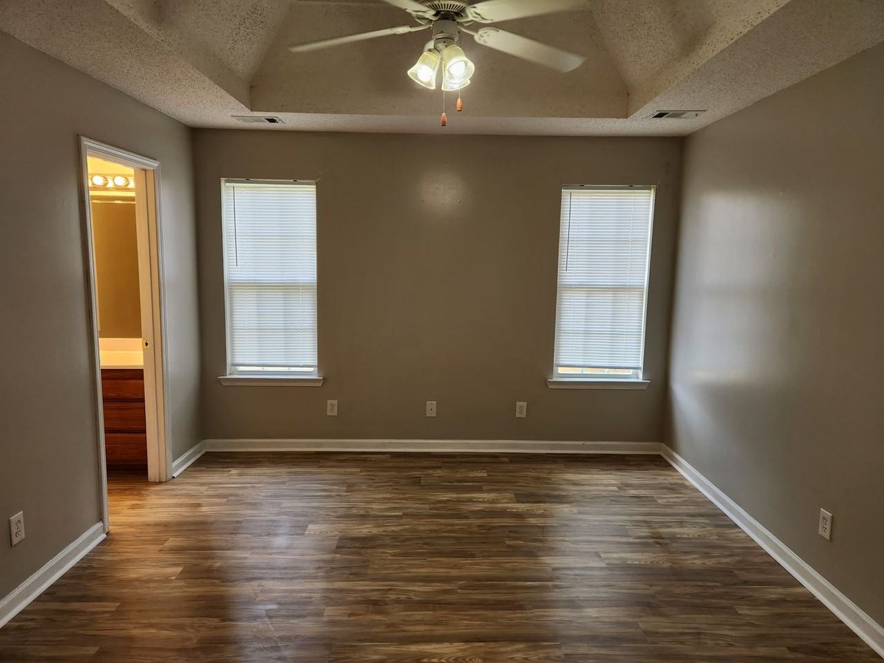 306 Haverhill Cir - Photo 7 of 15