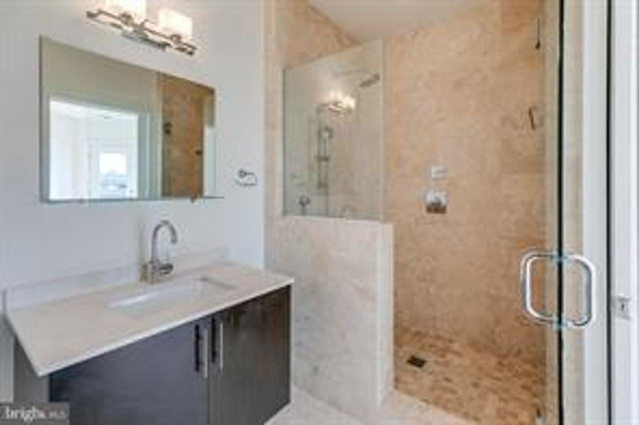 1106 N Hope St - Photo 2 of 18