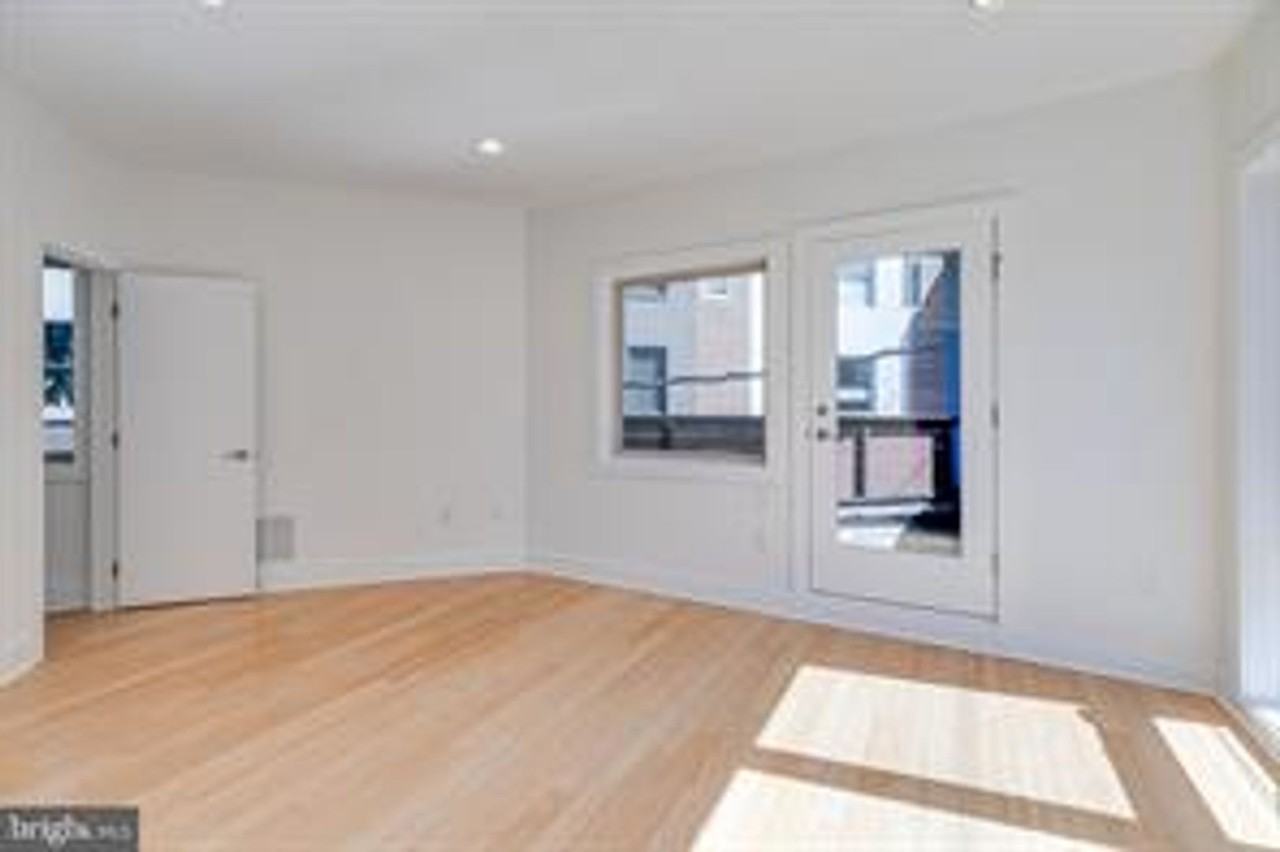 1106 N Hope St - Photo 3 of 18