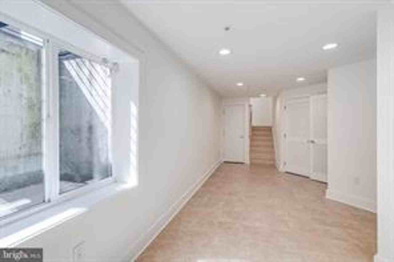 1106 N Hope St - Photo 7 of 18
