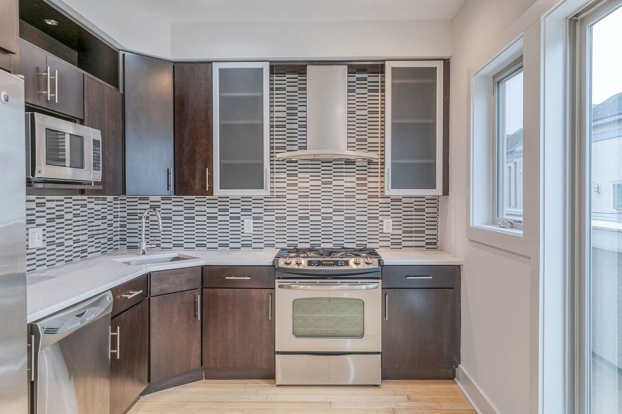 412 N Front St #19 - Photo 2 of 20
