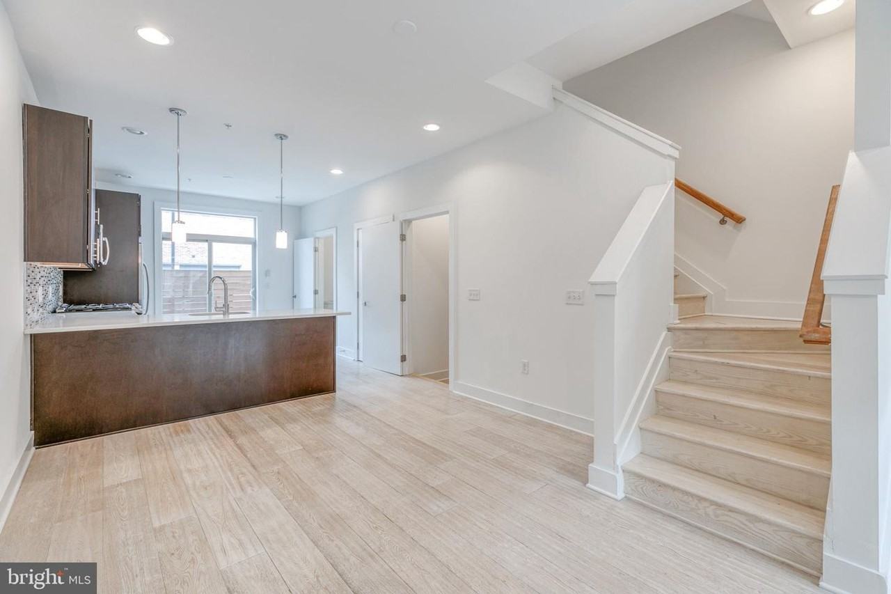 906 N 5th St - Photo 2 of 17