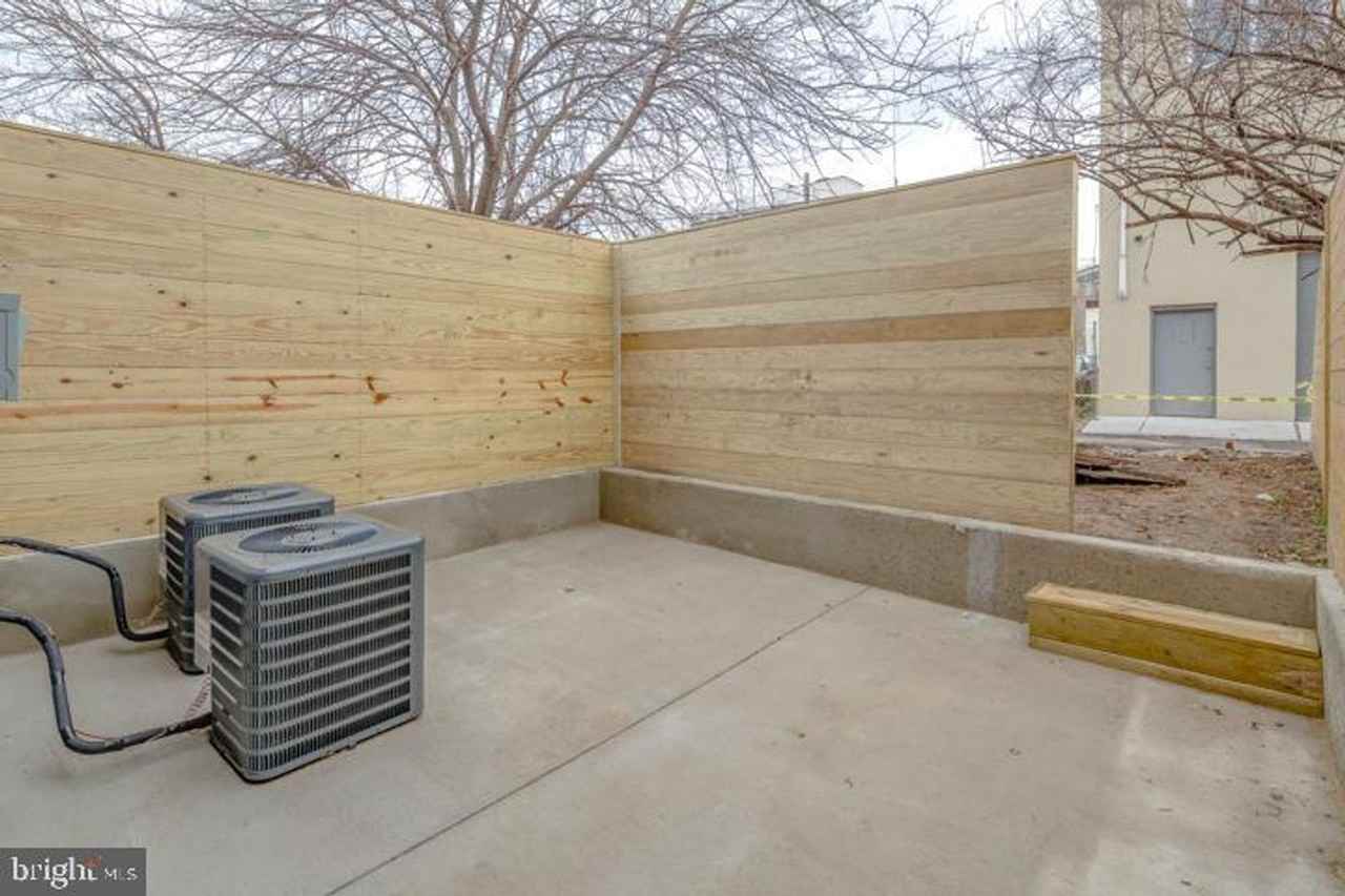 133 E Allen St - Photo 3 of 21