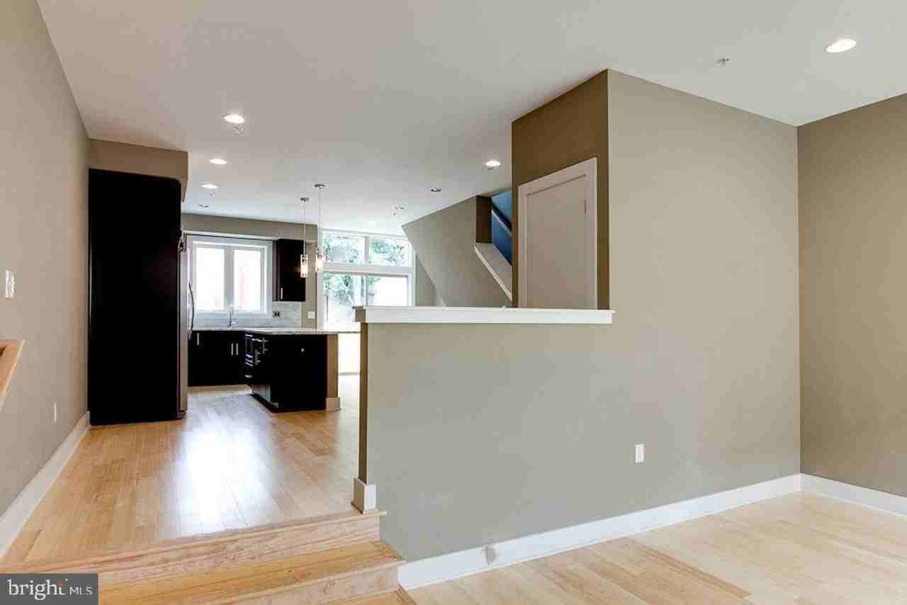 1223 E Oxford St - Photo 2 of 7