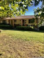 featured image of 118 E Elmview Pl