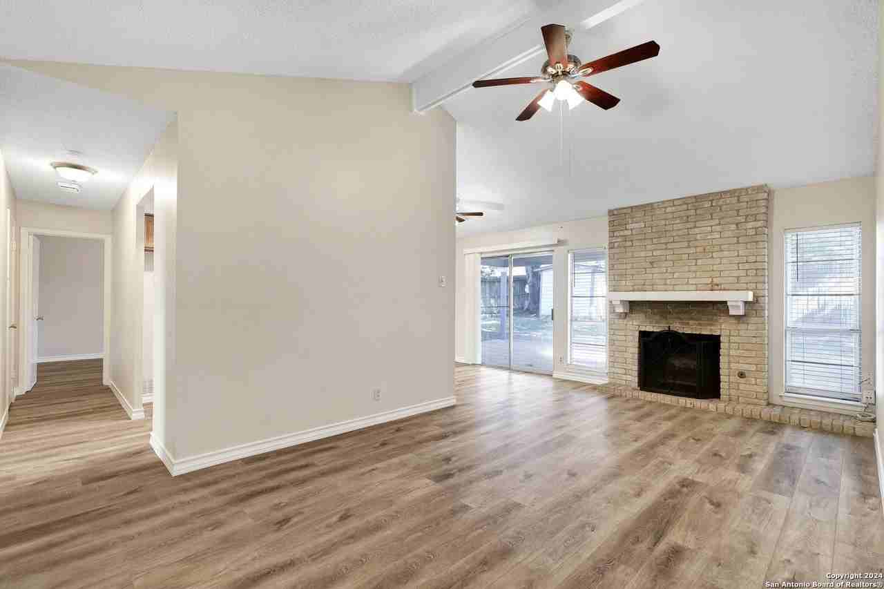 6123 Pecan Trail St - Photo 5 of 20