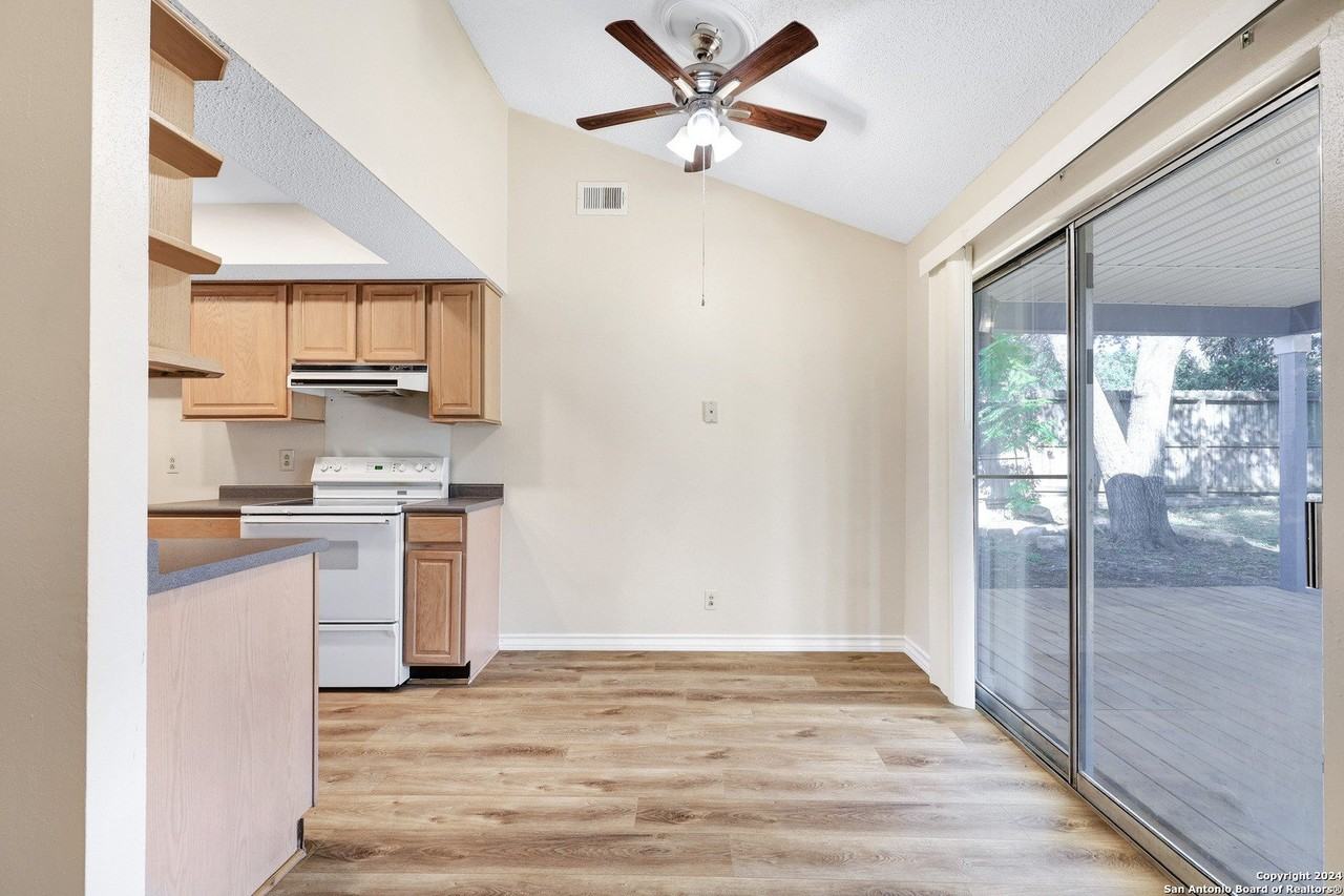 6123 Pecan Trail St - Photo 7 of 20