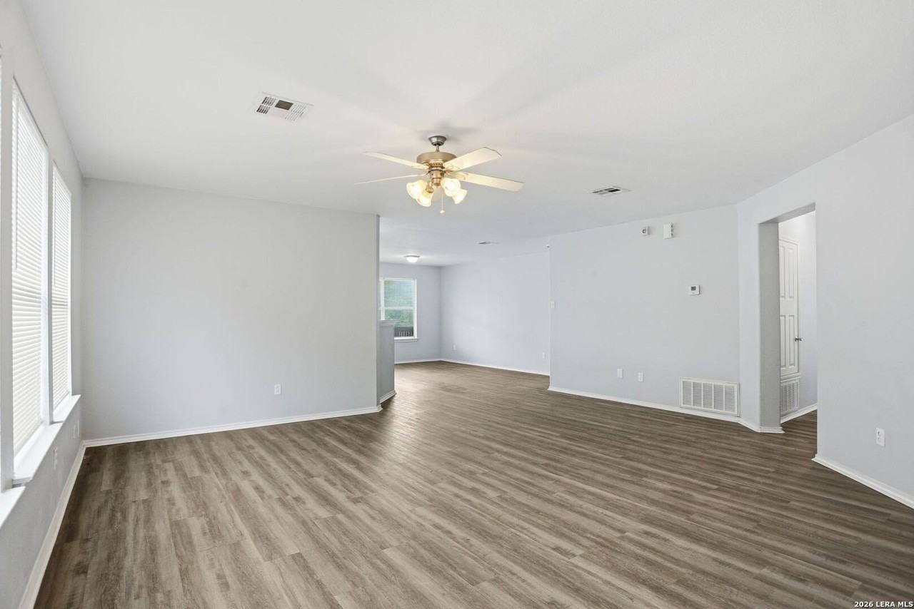 5146 Fountain Hl - Photo 6 of 28