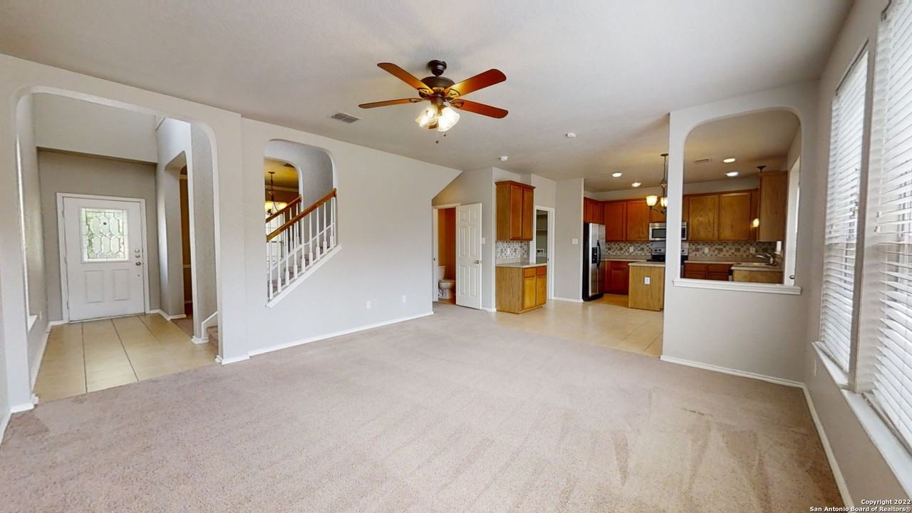 12230 Medina Ml - Photo 2 of 33