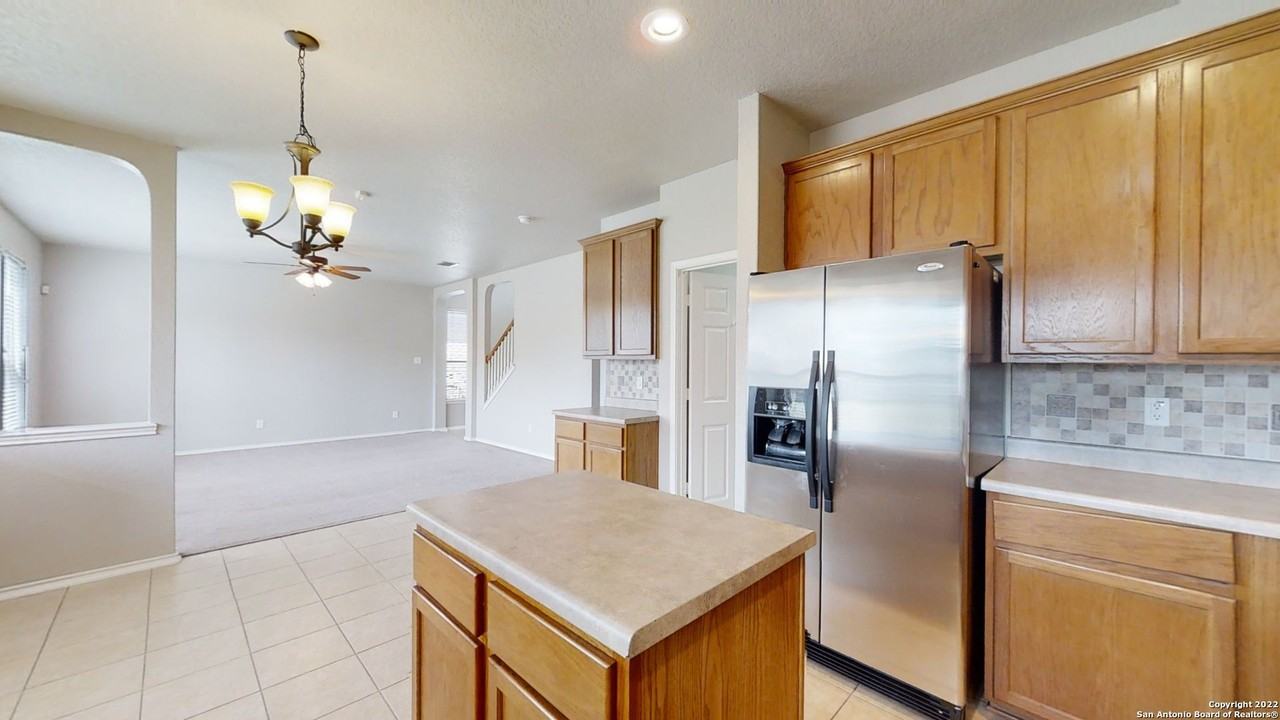 12230 Medina Ml - Photo 6 of 33