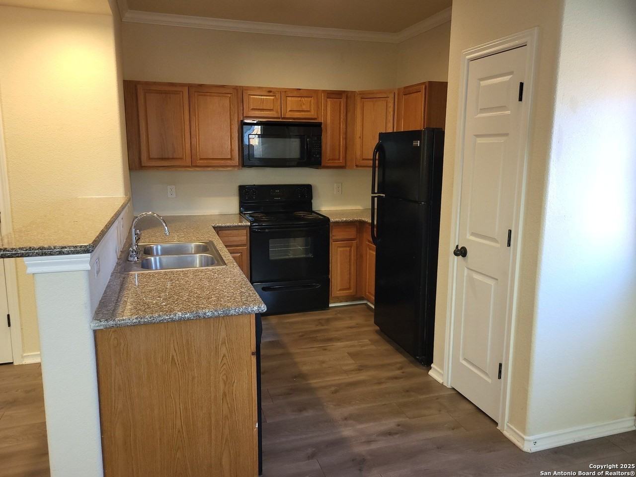 4815 Appleseed Ct - Photo 3 of 5