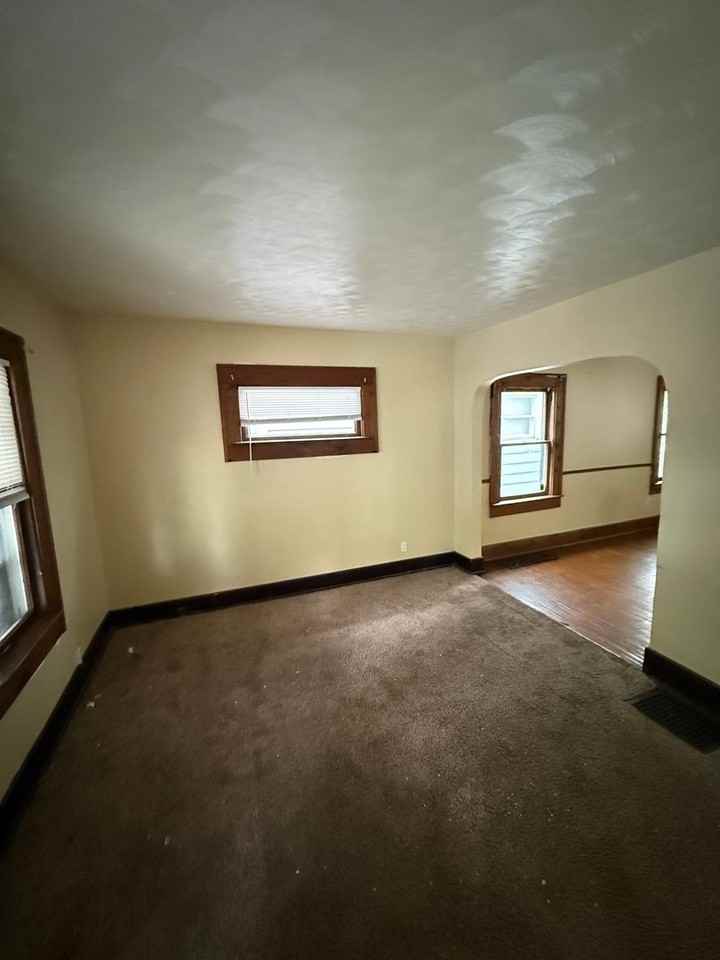 3805 Hoiles Ave - Photo 2 of 7