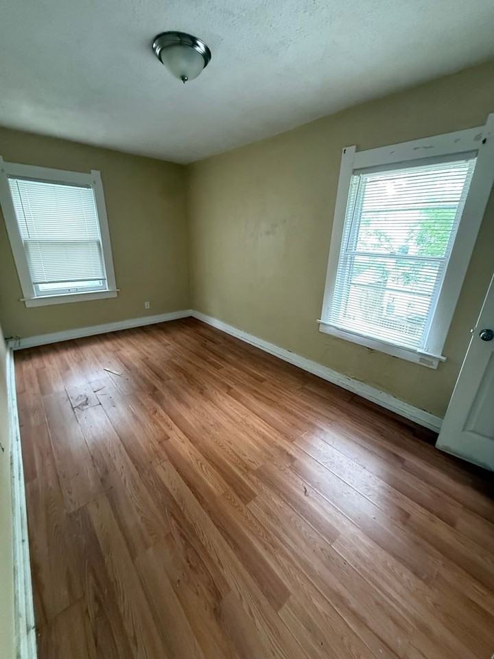 3805 Hoiles Ave - Photo 6 of 7