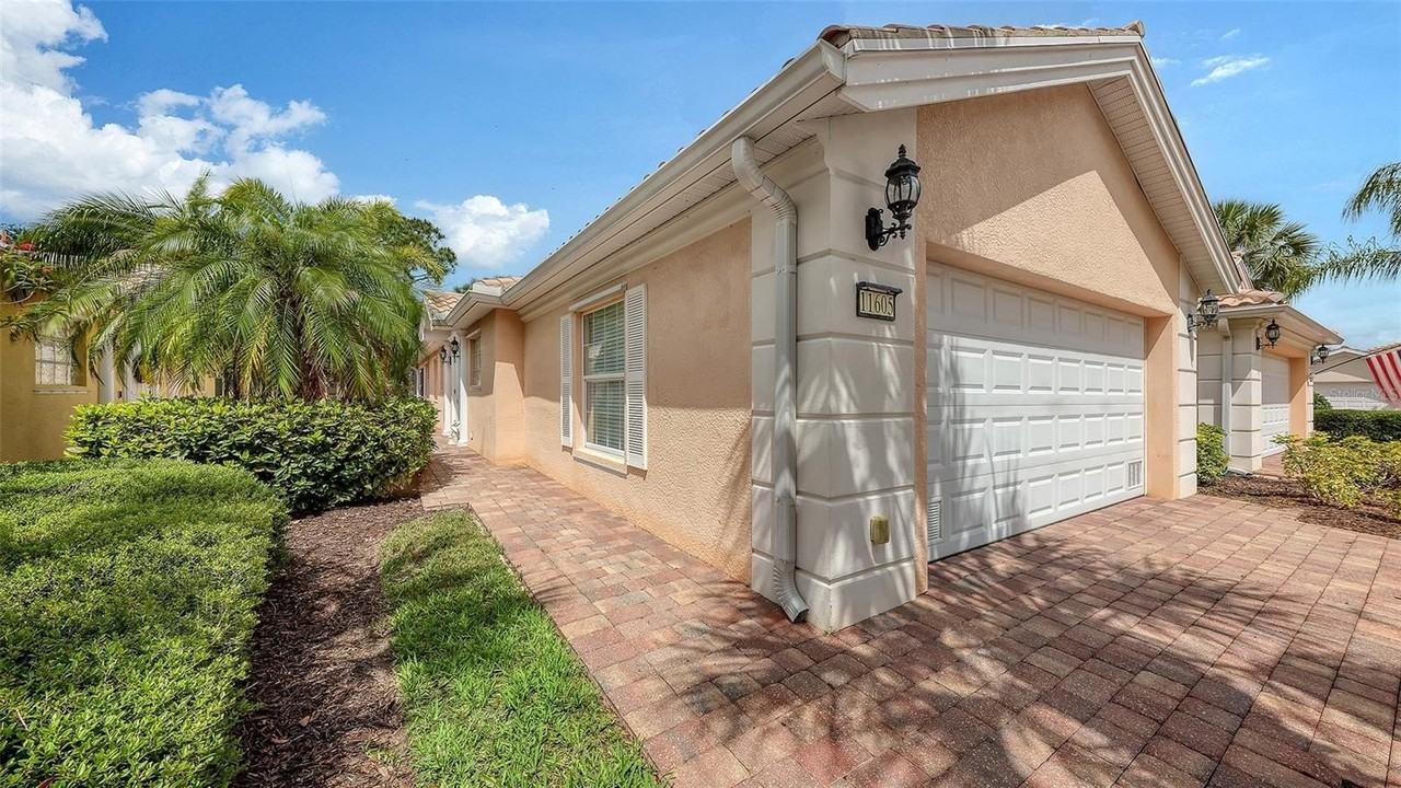 11605 Garessio Ln - Photo 4 of 50
