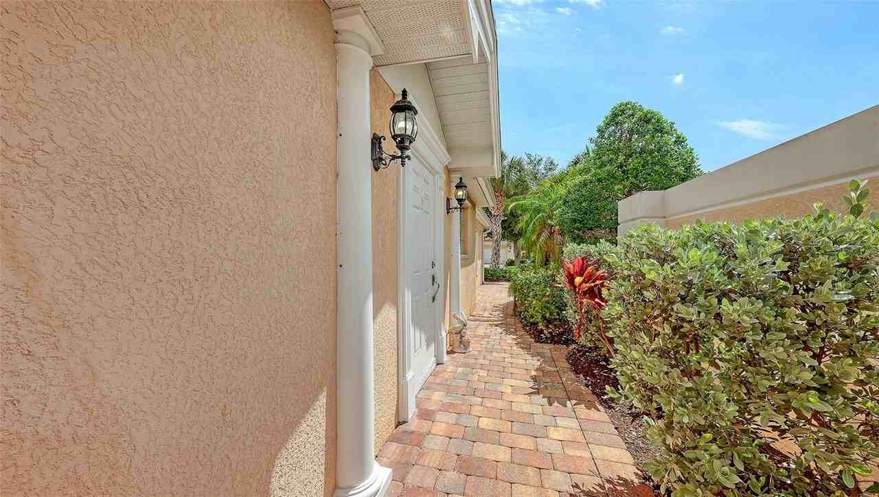 11605 Garessio Ln - Photo 6 of 50