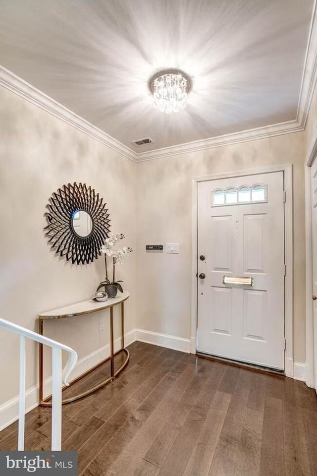 3233 Sutton Pl Nw #A - Photo 3 of 35