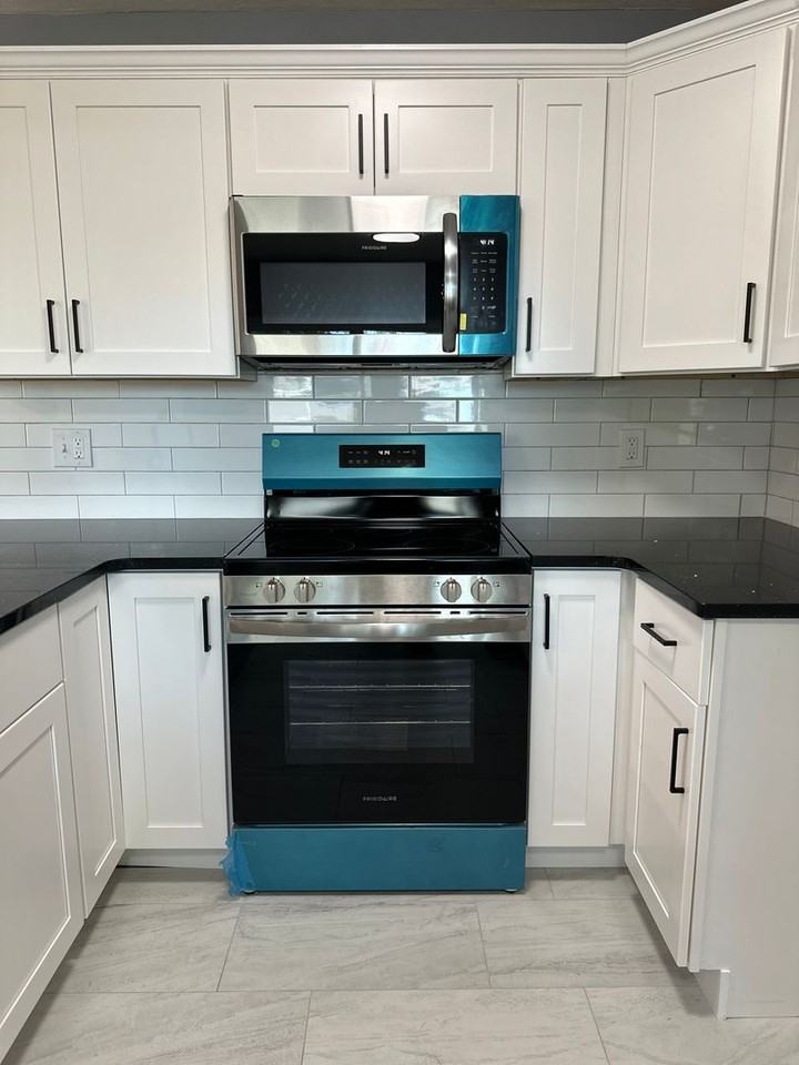 740 16th Ave Sw - Photo 5 of 17