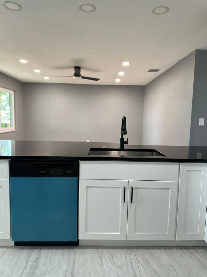 740 16th Ave Sw - Photo 6 of 17