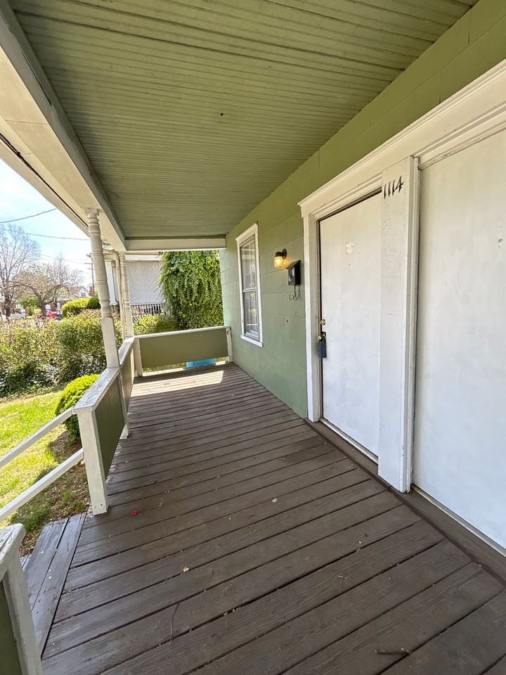 1114 Lafayette Blvd Nw - Photo 4 of 22