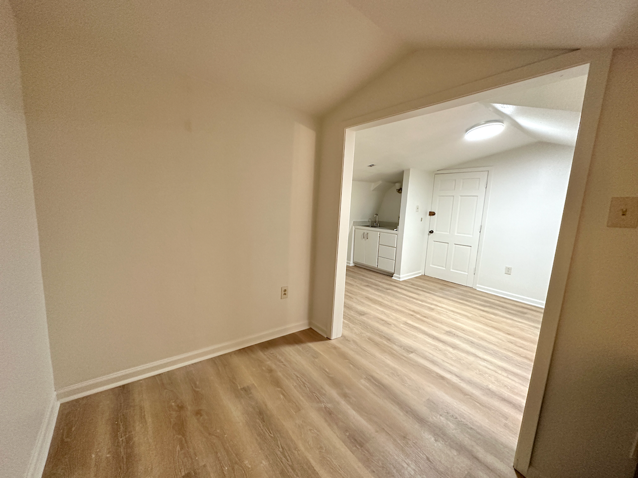 1632 4th St - Photo 5 of 10