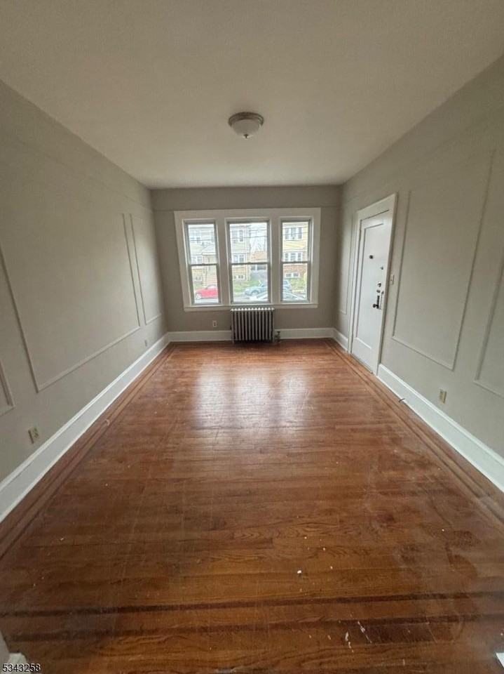 854 Pennington St - Photo 4 of 6