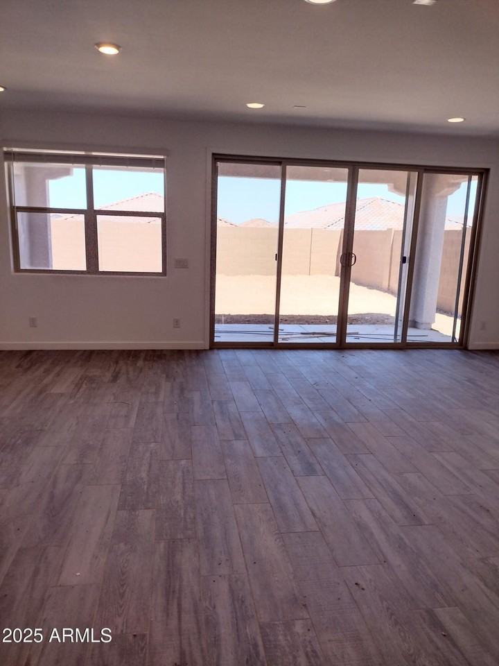 1536 W Corral Rd - Photo 6 of 16