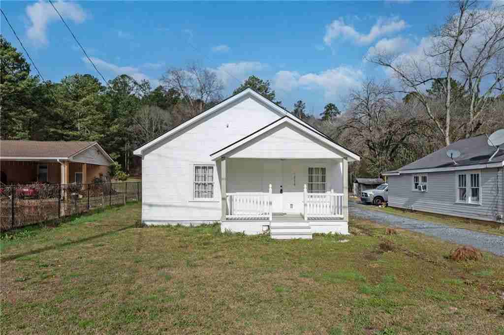 1214 Cave Spring Rd Sw - Photo 2 of 16