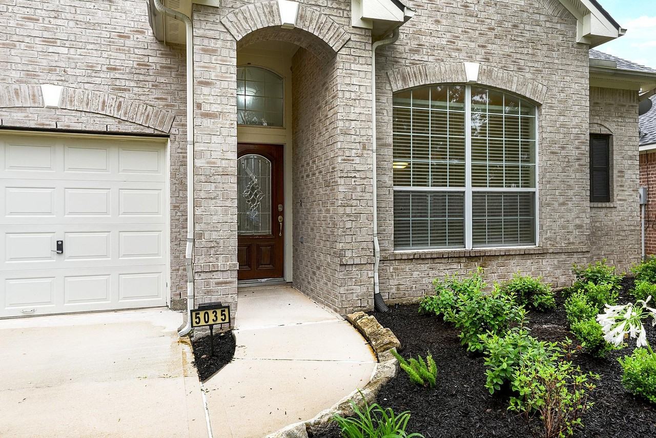 5035 Logans Landing Ln - Photo 4 of 38