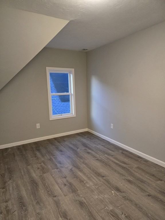 1185 Warren Ave ##3 - Photo 2 of 9