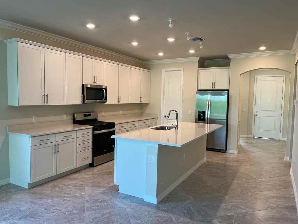 4762 Roldan Ct - Photo 3 of 15