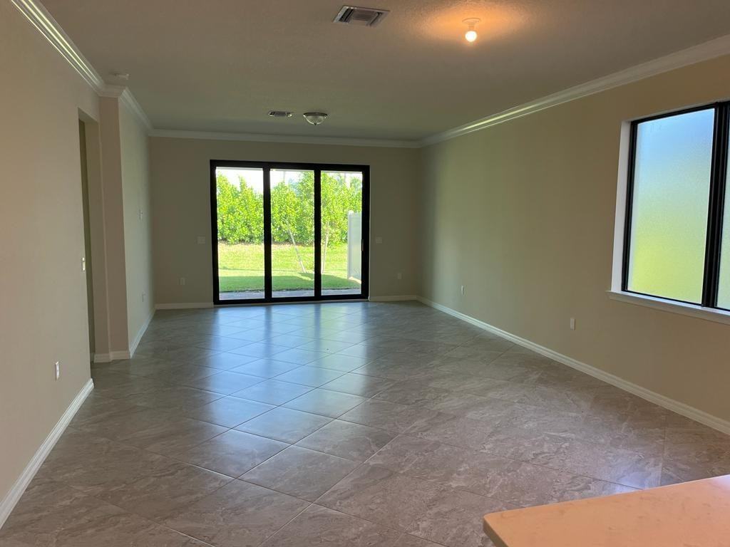 4762 Roldan Ct - Photo 4 of 15