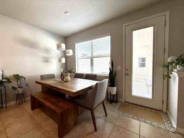5030 Caspian St - Photo 5 of 15