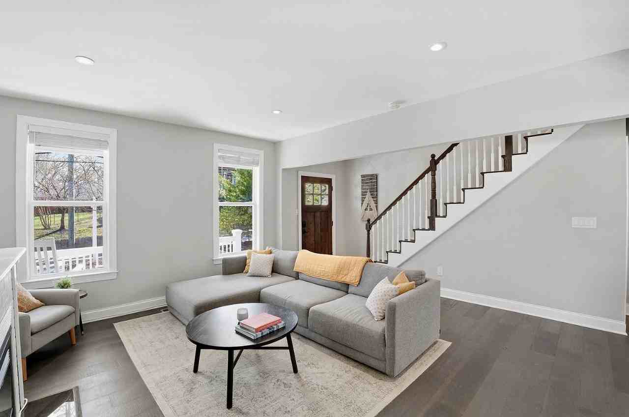 4222 34th St - Photo 7 of 39