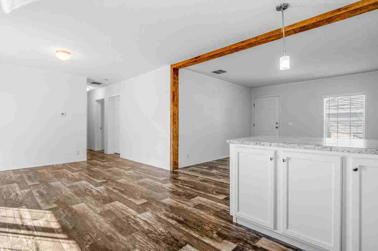 204 E 11th St #1 - Photo 5 of 50