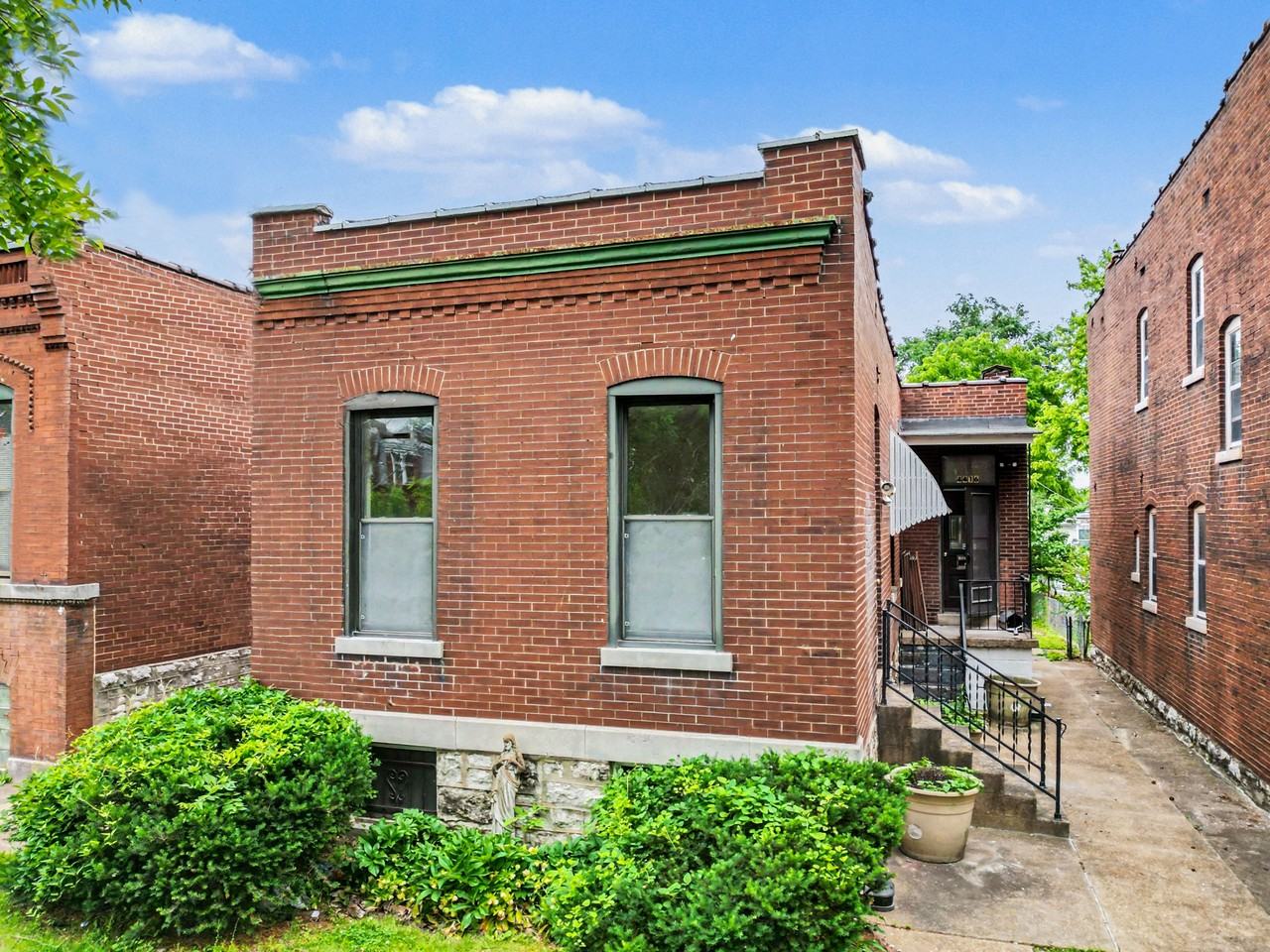 4416 S Grand Blvd - Photo 3 of 17