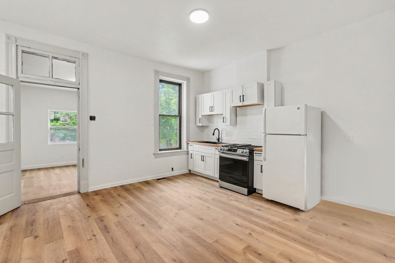 4416 S Grand Blvd - Photo 7 of 17