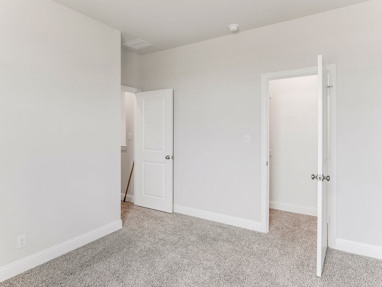427 Magellan Rd - Photo 4 of 26