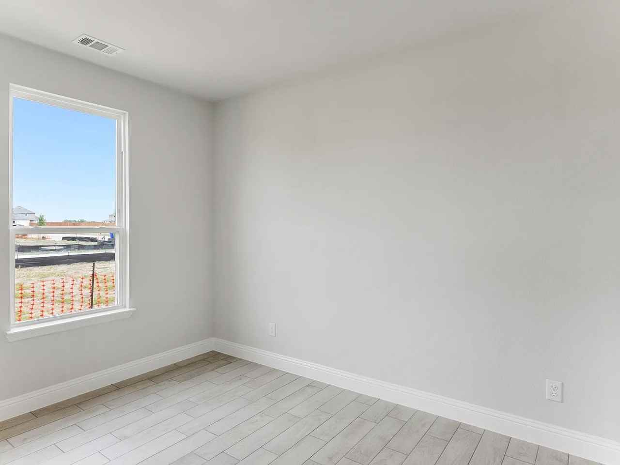 427 Magellan Rd - Photo 5 of 26