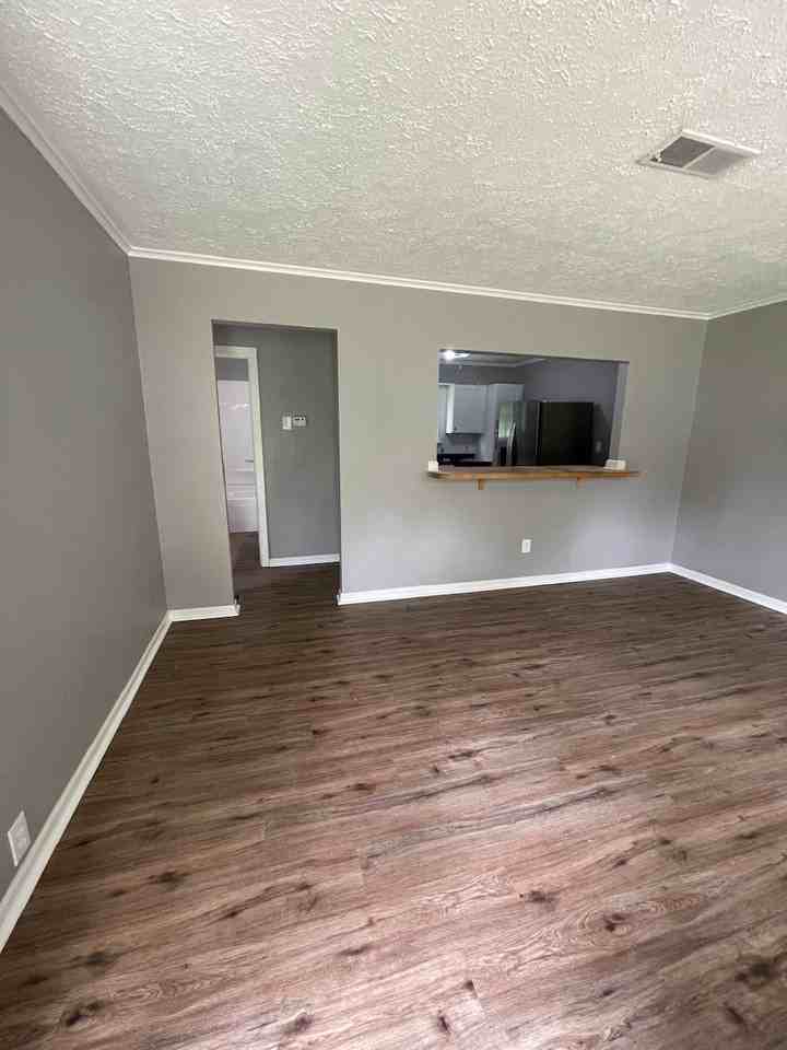 654 N 39th St - Photo 2 of 19