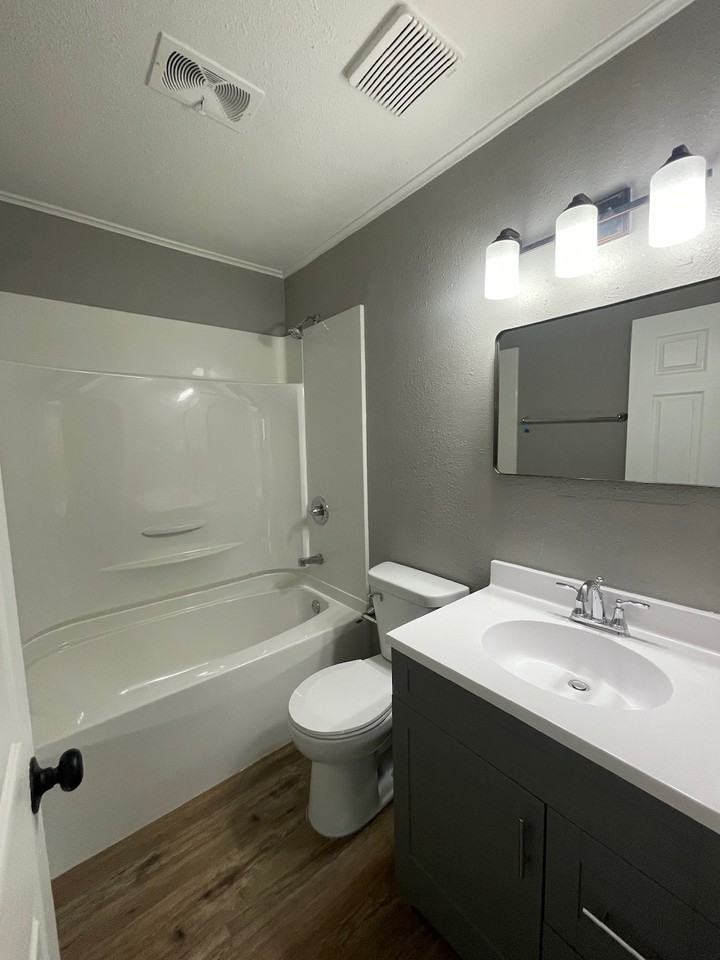 654 N 39th St - Photo 5 of 19